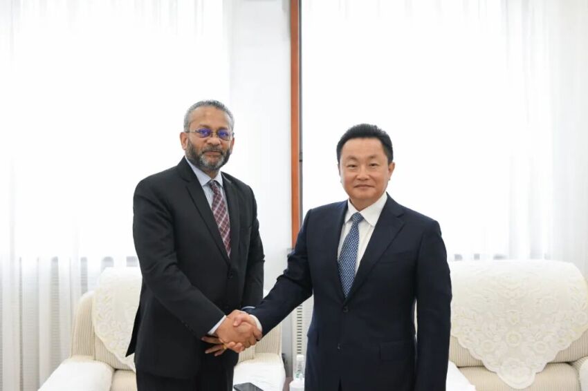 陈绍旺会见联合国人居署区域项目司司长帕特里克.jpg